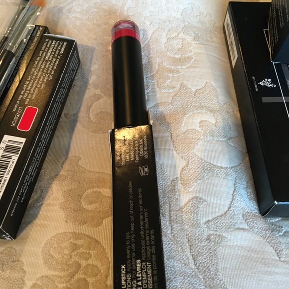 Wowza!!! All younique makeup check it out!!! - Picture 6 of 7